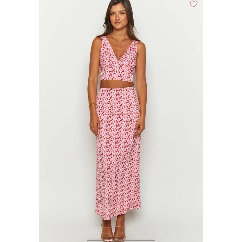 New with tags Dahlia Pink And Red Speckled Crop Top beginning boutique